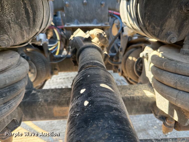 image for item ED4994 2013 Freightliner Coronado semi truck