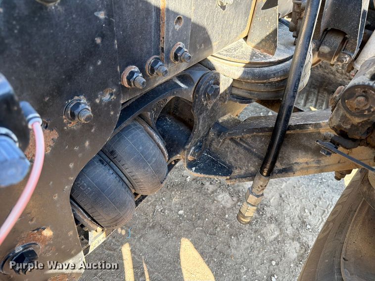 image for item ED4994 2013 Freightliner Coronado semi truck