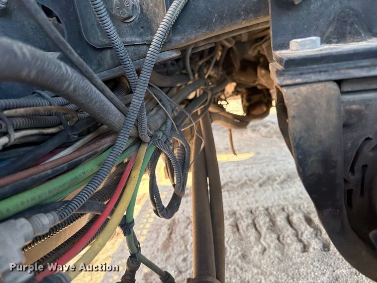 image for item ED4994 2013 Freightliner Coronado semi truck