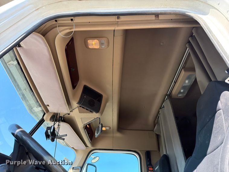 image for item ED4994 2013 Freightliner Coronado semi truck