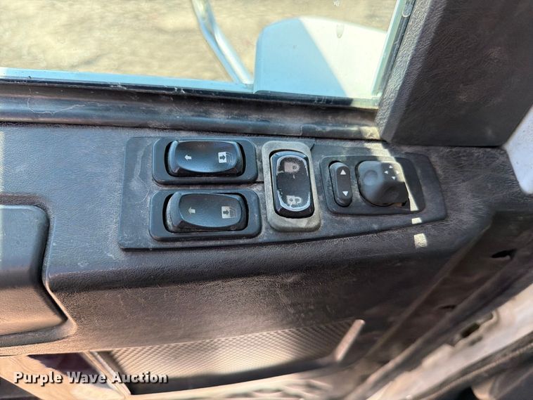 image for item ED4994 2013 Freightliner Coronado semi truck