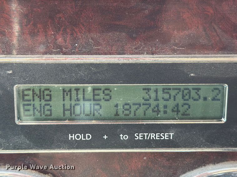 image for item ED4994 2013 Freightliner Coronado semi truck