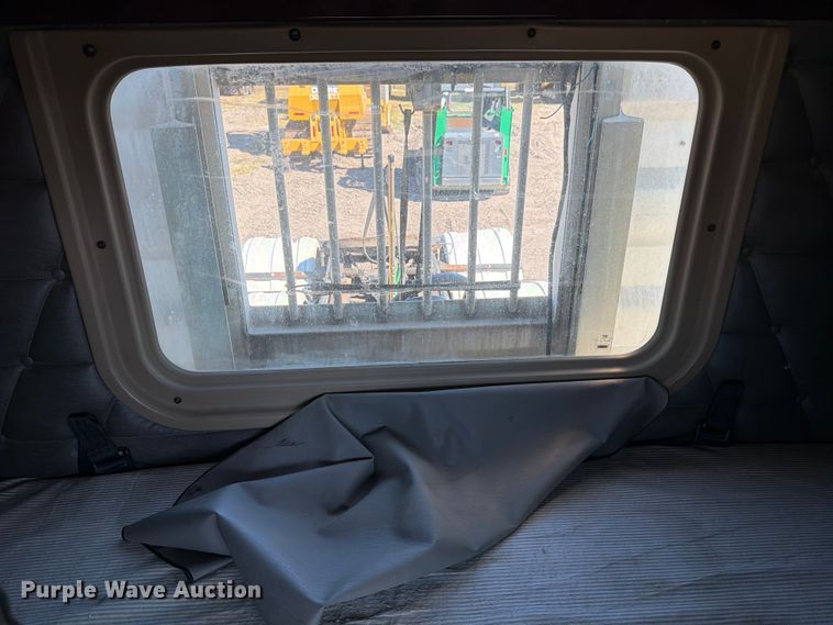 image for item ED4994 2013 Freightliner Coronado semi truck