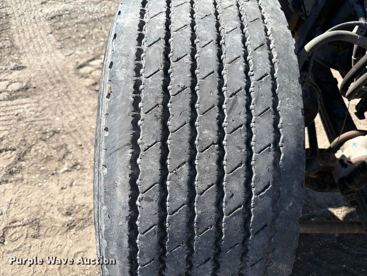 image for item ED4994 2013 Freightliner Coronado semi truck