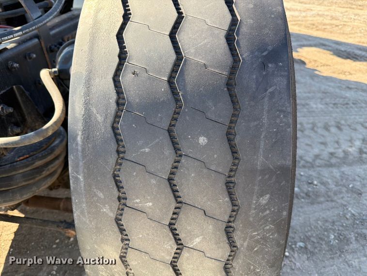 image for item ED4994 2013 Freightliner Coronado semi truck