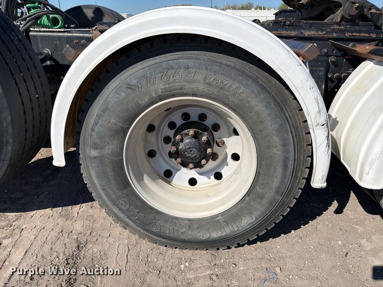 image for item ED4994 2013 Freightliner Coronado semi truck