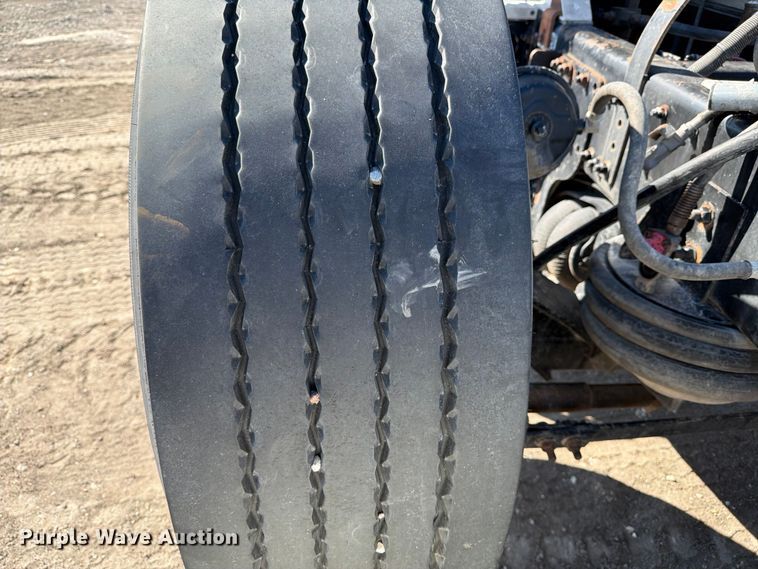 image for item ED4994 2013 Freightliner Coronado semi truck