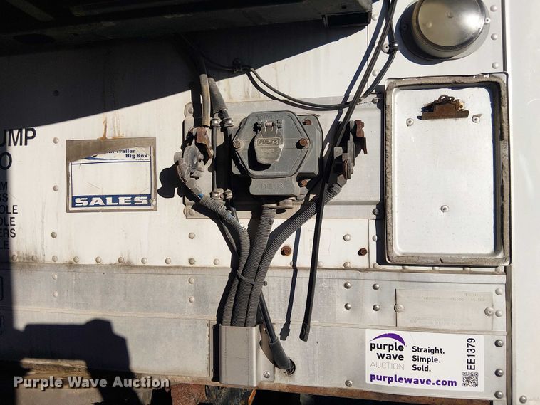 image for item EE1379 2009 Utility Trailer Manufacturer refrigerated van trailer