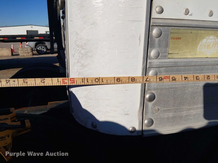 image for item EE1379 2009 Utility Trailer Manufacturer refrigerated van trailer