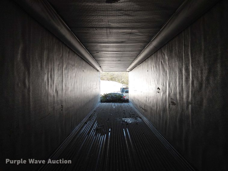 image for item EE1379 2009 Utility Trailer Manufacturer refrigerated van trailer