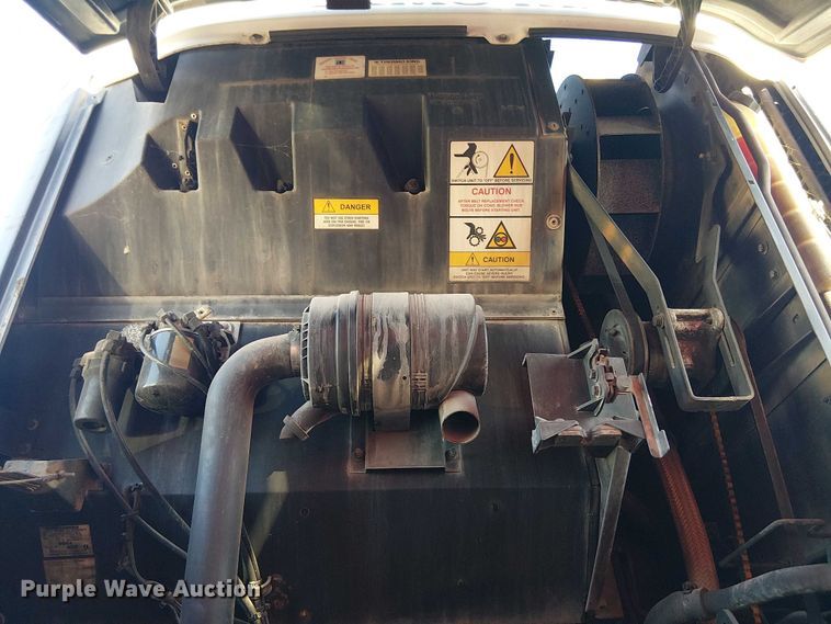 image for item EE1379 2009 Utility Trailer Manufacturer refrigerated van trailer