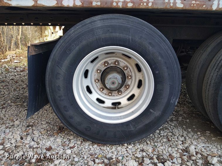 image for item EE1379 2009 Utility Trailer Manufacturer refrigerated van trailer