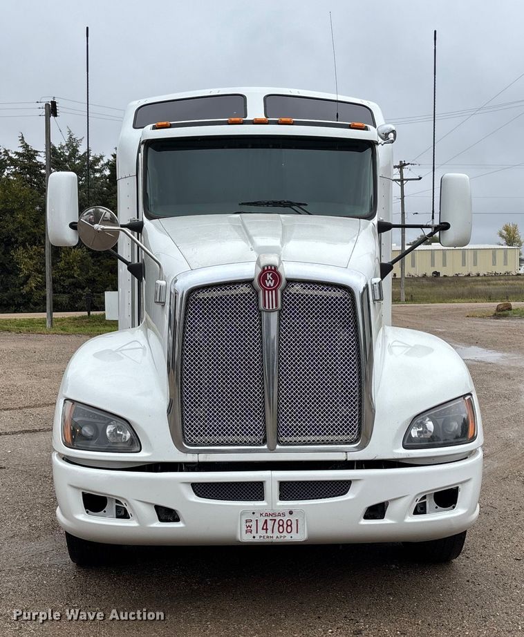 CAMIóN CAMAROTE 2011 KENWORTH