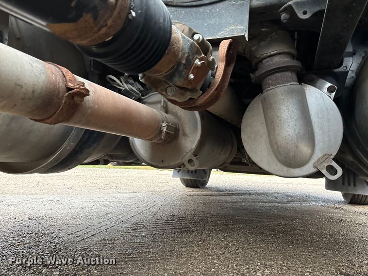 image for item EE4222 2011 Kenworth T660 semi truck