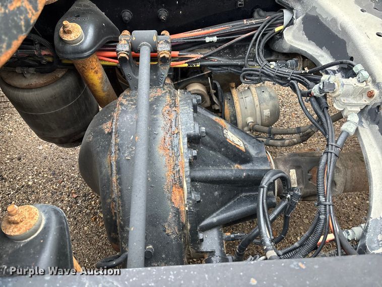 image for item EE4222 2011 Kenworth T660 semi truck