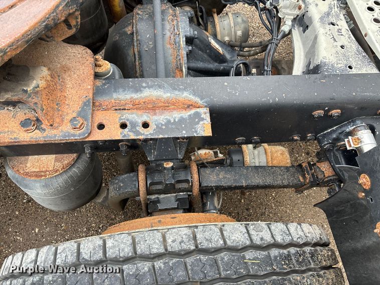 image for item EE4222 2011 Kenworth T660 semi truck