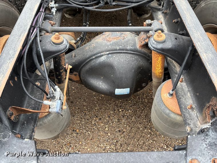 image for item EE4222 2011 Kenworth T660 semi truck