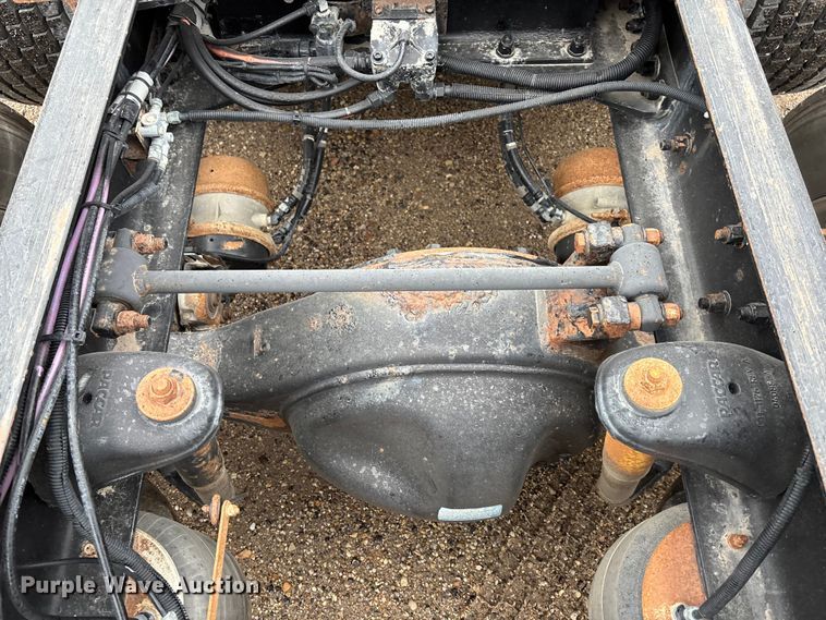 image for item EE4222 2011 Kenworth T660 semi truck