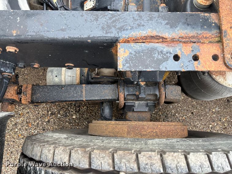 image for item EE4222 2011 Kenworth T660 semi truck