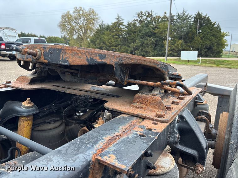 image for item EE4222 2011 Kenworth T660 semi truck