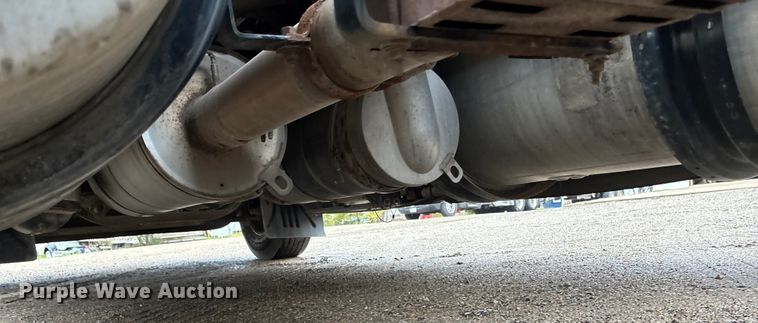 image for item EE4222 2011 Kenworth T660 semi truck