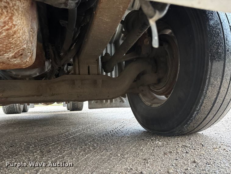 image for item EE4222 2011 Kenworth T660 semi truck