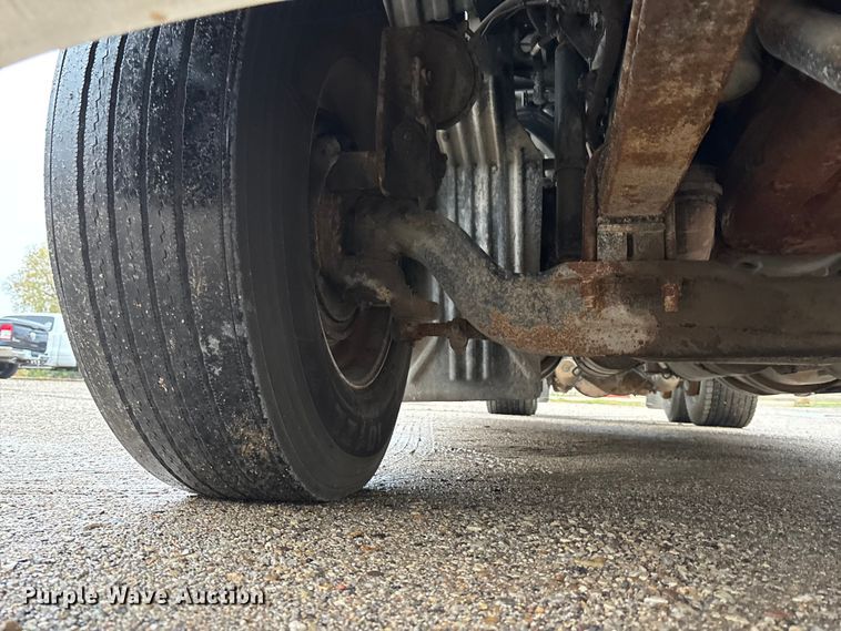 image for item EE4222 2011 Kenworth T660 semi truck