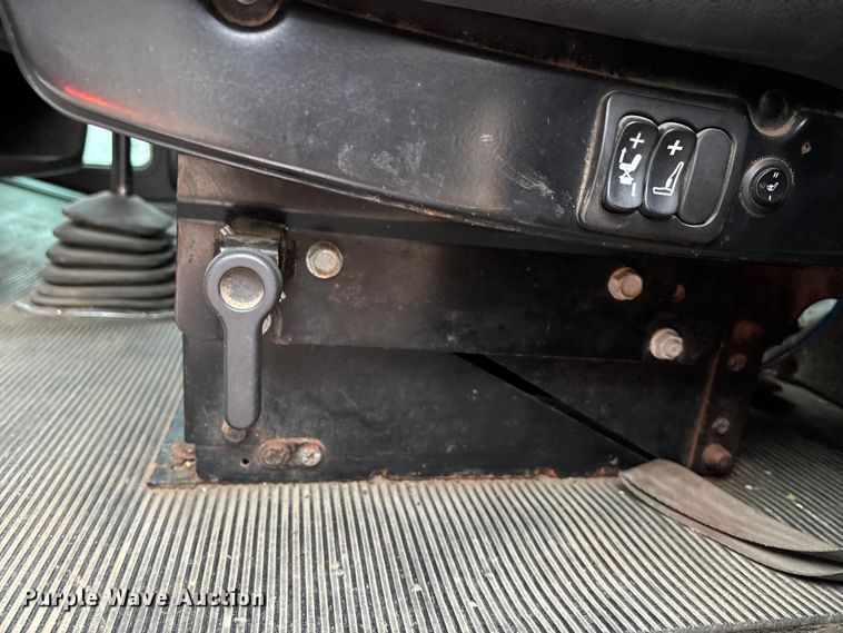 image for item EE4222 2011 Kenworth T660 semi truck