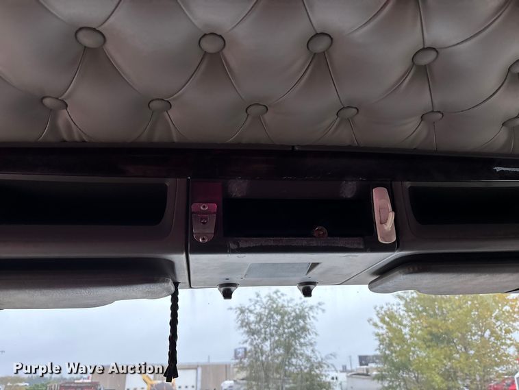 image for item EE4222 2011 Kenworth T660 semi truck