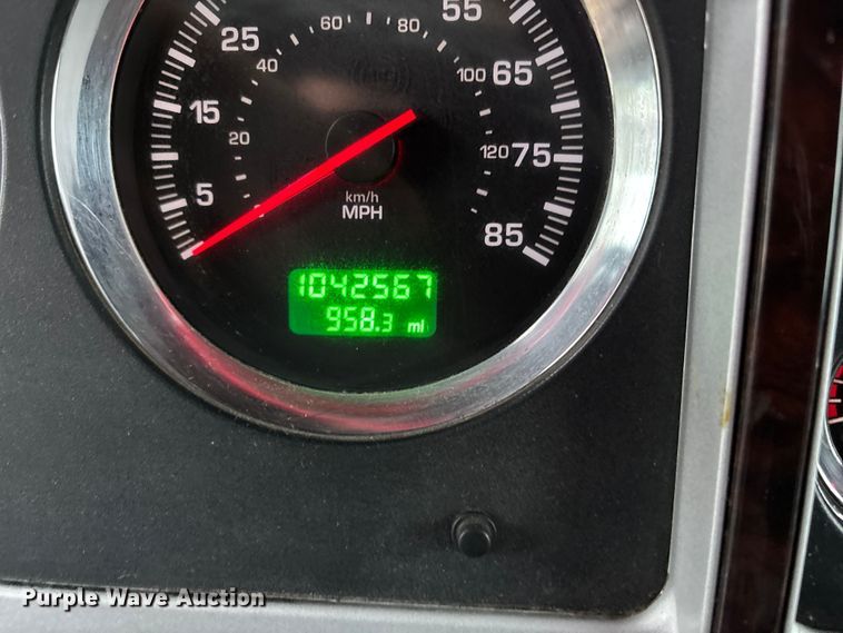 image for item EE4222 2011 Kenworth T660 semi truck