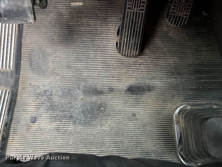 image for item EE4222 2011 Kenworth T660 semi truck