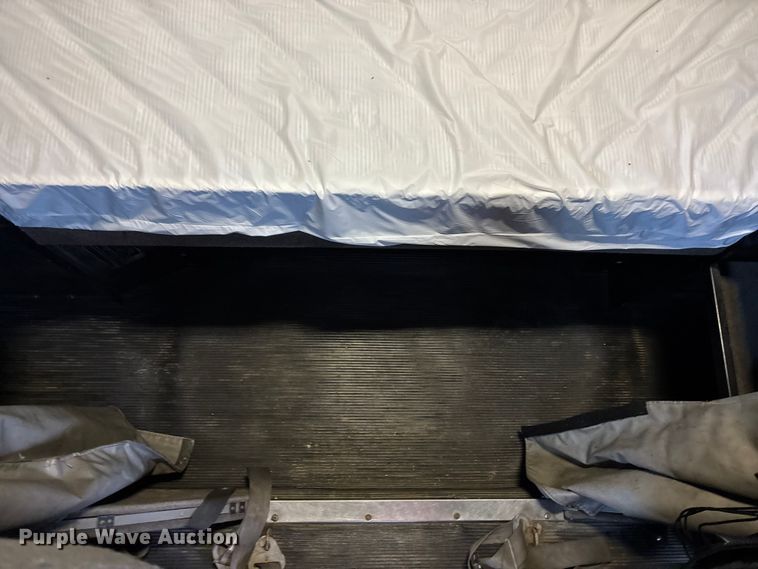 image for item EE4222 2011 Kenworth T660 semi truck