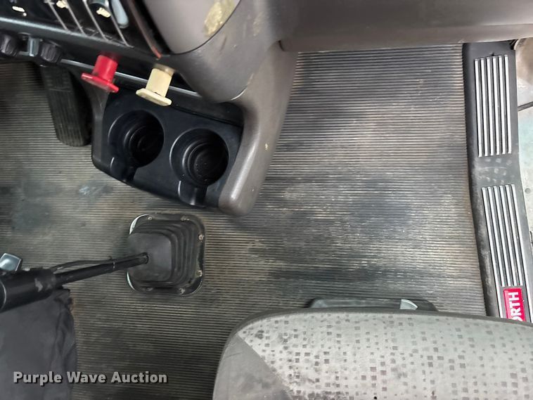 image for item EE4222 2011 Kenworth T660 semi truck