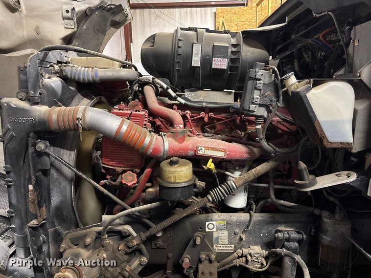 image for item EE4222 2011 Kenworth T660 semi truck