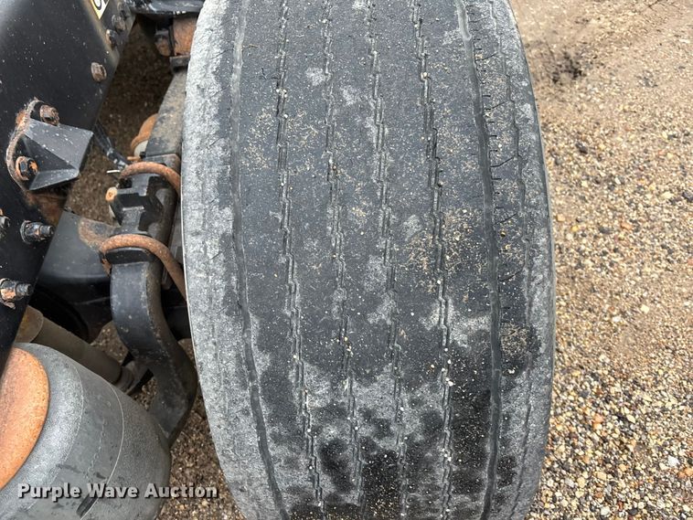 image for item EE4222 2011 Kenworth T660 semi truck