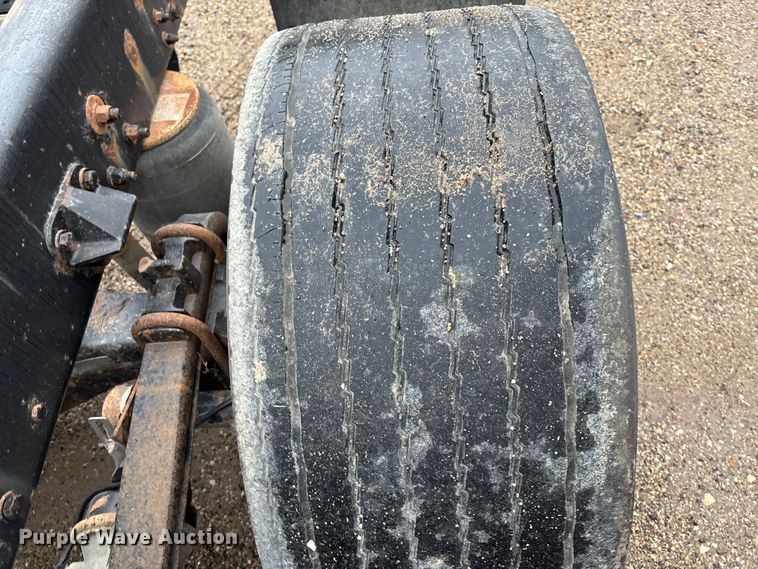 image for item EE4222 2011 Kenworth T660 semi truck