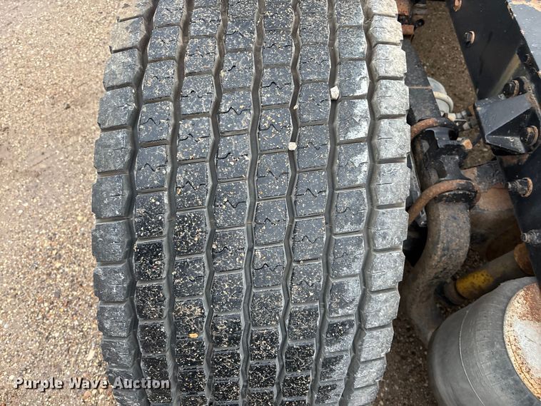 image for item EE4222 2011 Kenworth T660 semi truck