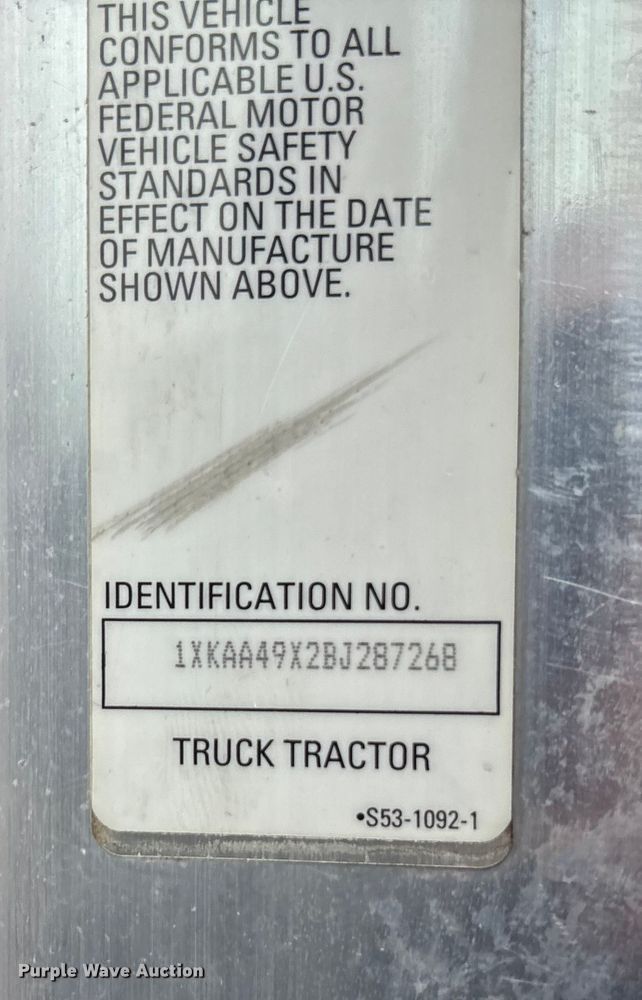 image for item EE4222 2011 Kenworth T660 semi truck