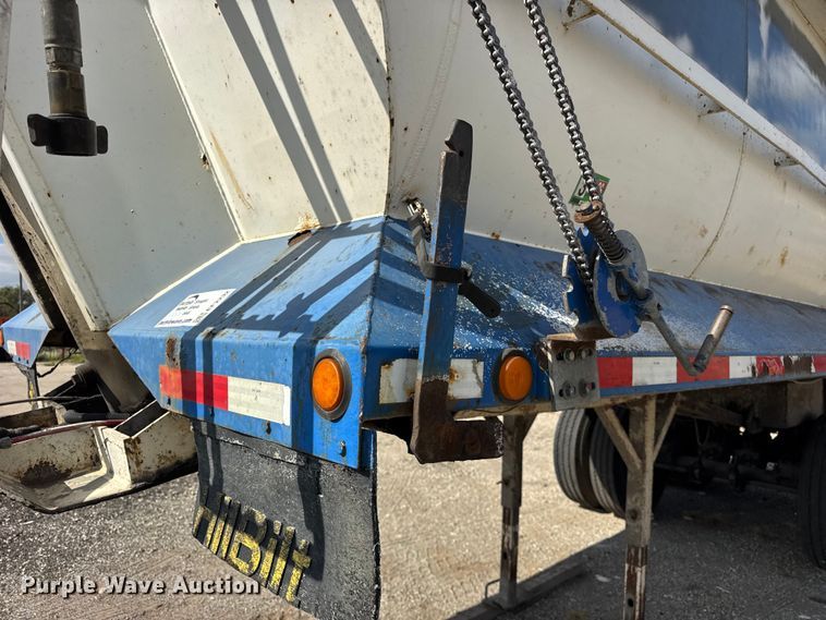 image for item EF2232 1999 Hilbilt end dump trailer