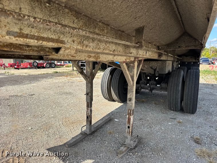 image for item EF2232 1999 Hilbilt end dump trailer