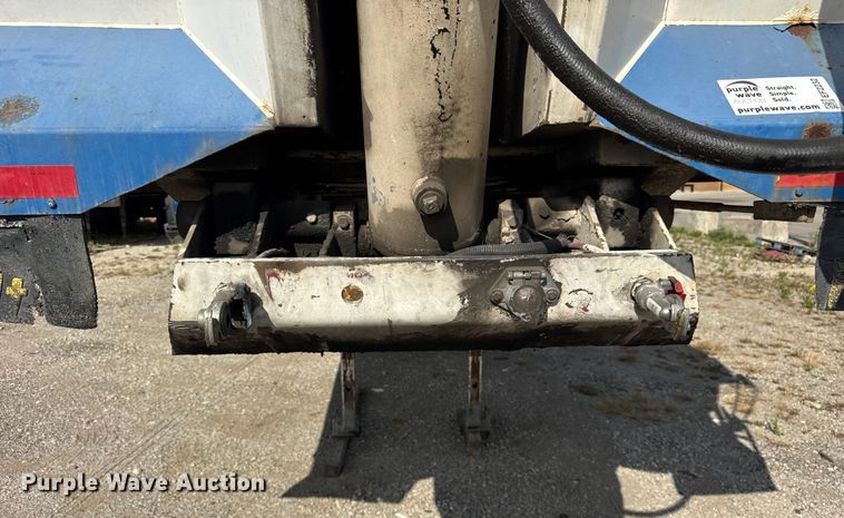 image for item EF2232 1999 Hilbilt end dump trailer