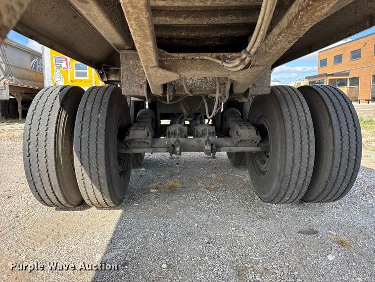 image for item EF2232 1999 Hilbilt end dump trailer