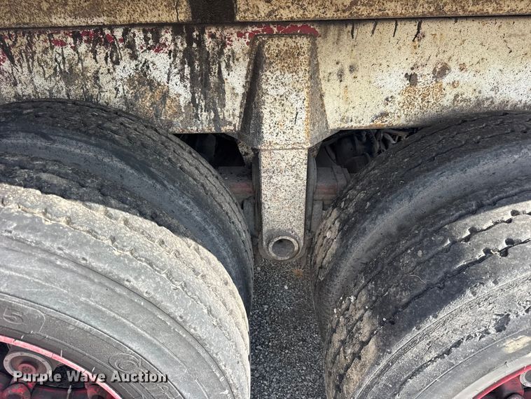 image for item EF2232 1999 Hilbilt end dump trailer