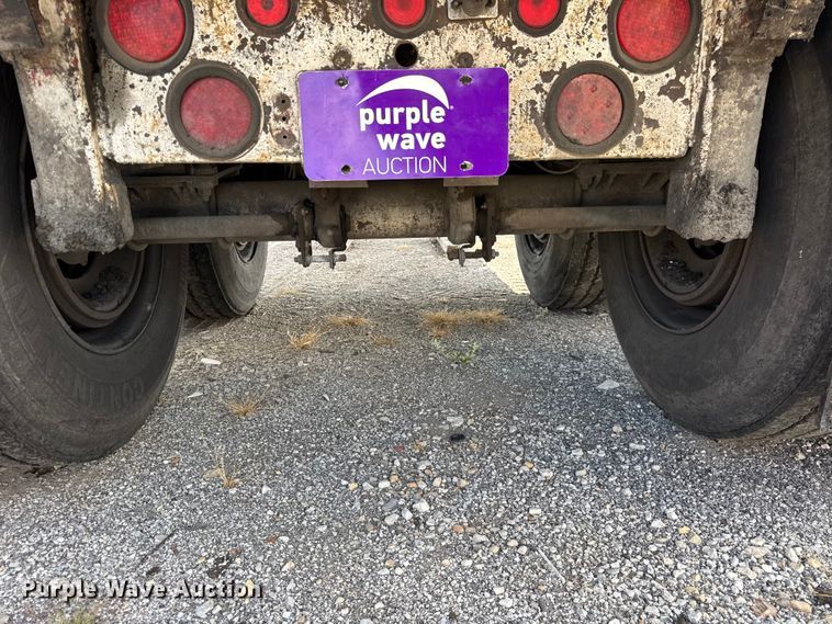 image for item EF2232 1999 Hilbilt end dump trailer