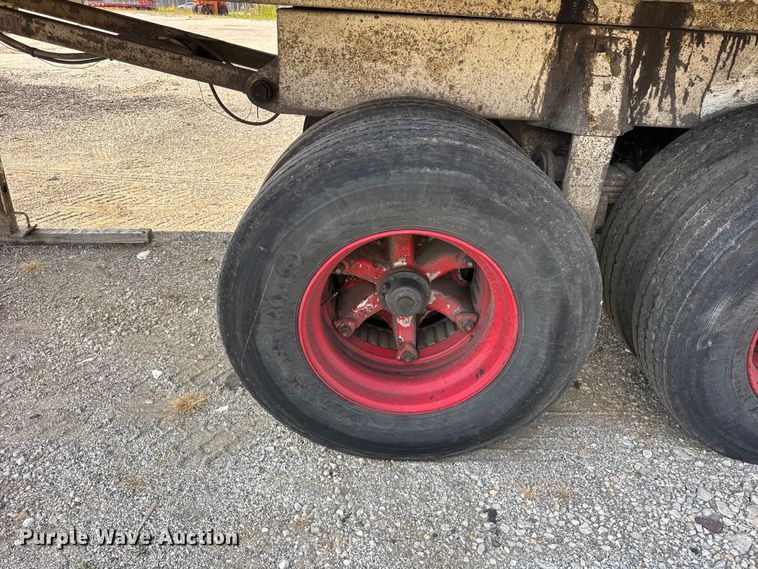 image for item EF2232 1999 Hilbilt end dump trailer