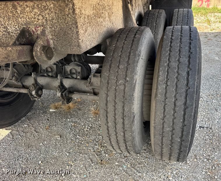 image for item EF2232 1999 Hilbilt end dump trailer