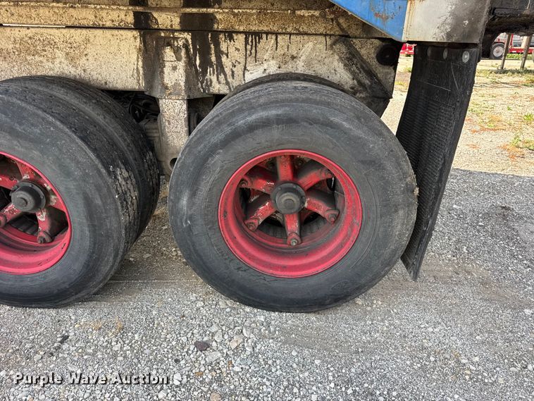 image for item EF2232 1999 Hilbilt end dump trailer