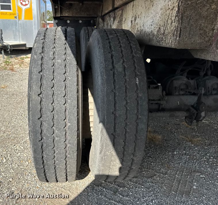 image for item EF2232 1999 Hilbilt end dump trailer