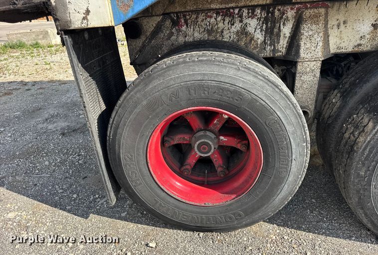 image for item EF2232 1999 Hilbilt end dump trailer