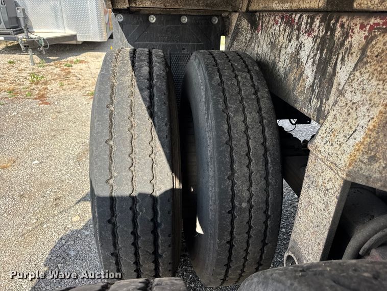 image for item EF2232 1999 Hilbilt end dump trailer